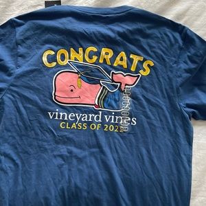 Vineyard Vines medium blue t-shirt